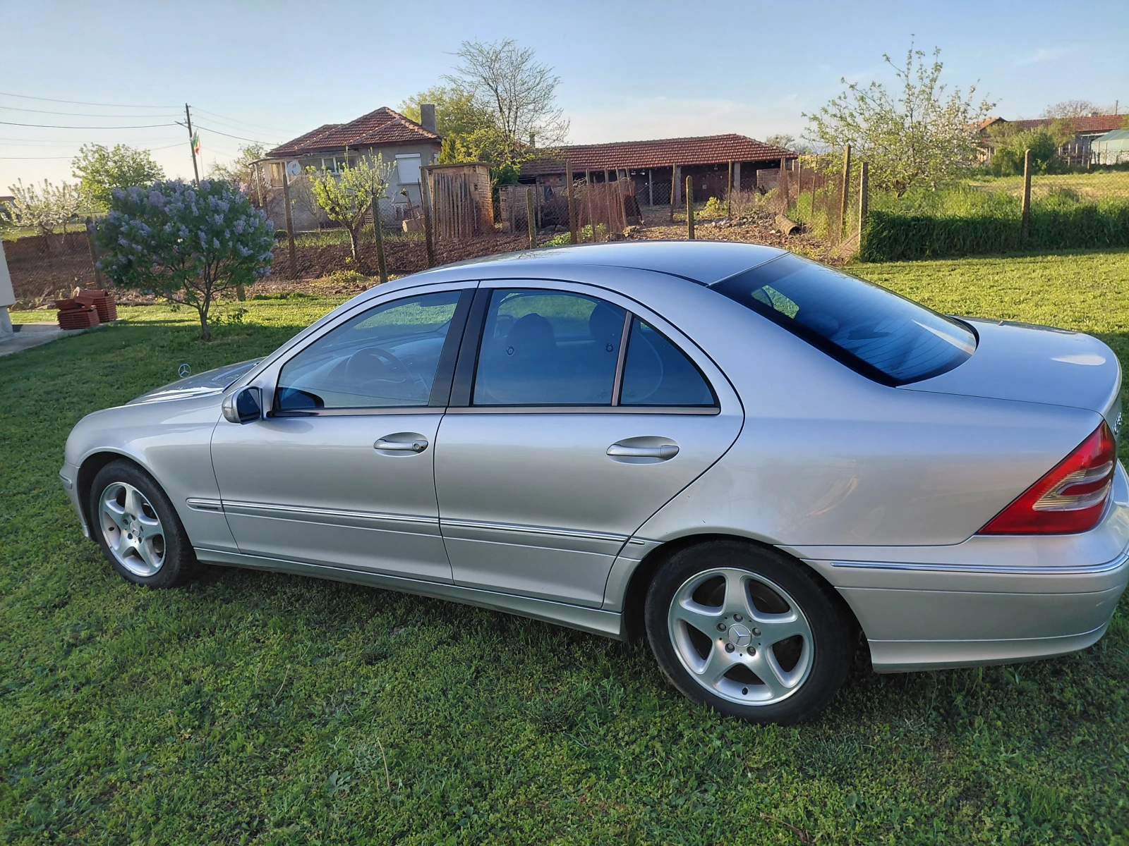 Mercedes-Benz C 180, снимка 2 - Автомобили и джипове - 56227095