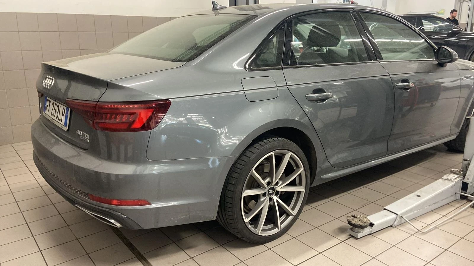 Audi A4 2.0 TDI Quattro / S-line, снимка 7 - Автомобили и джипове - 56345064