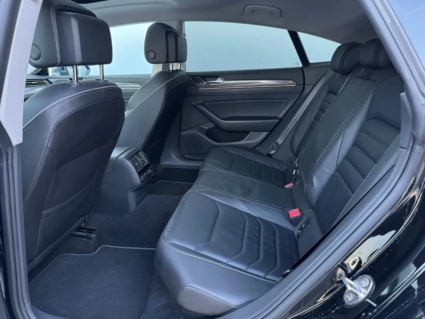 VW Arteon, снимка 8 - Автомобили и джипове - 56373362