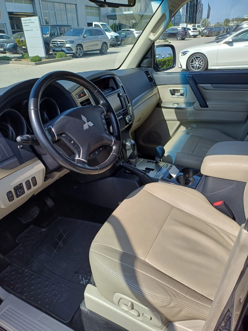 Mitsubishi Pajero 3.2 DI-D, снимка 10 - Автомобили и джипове - 48866975