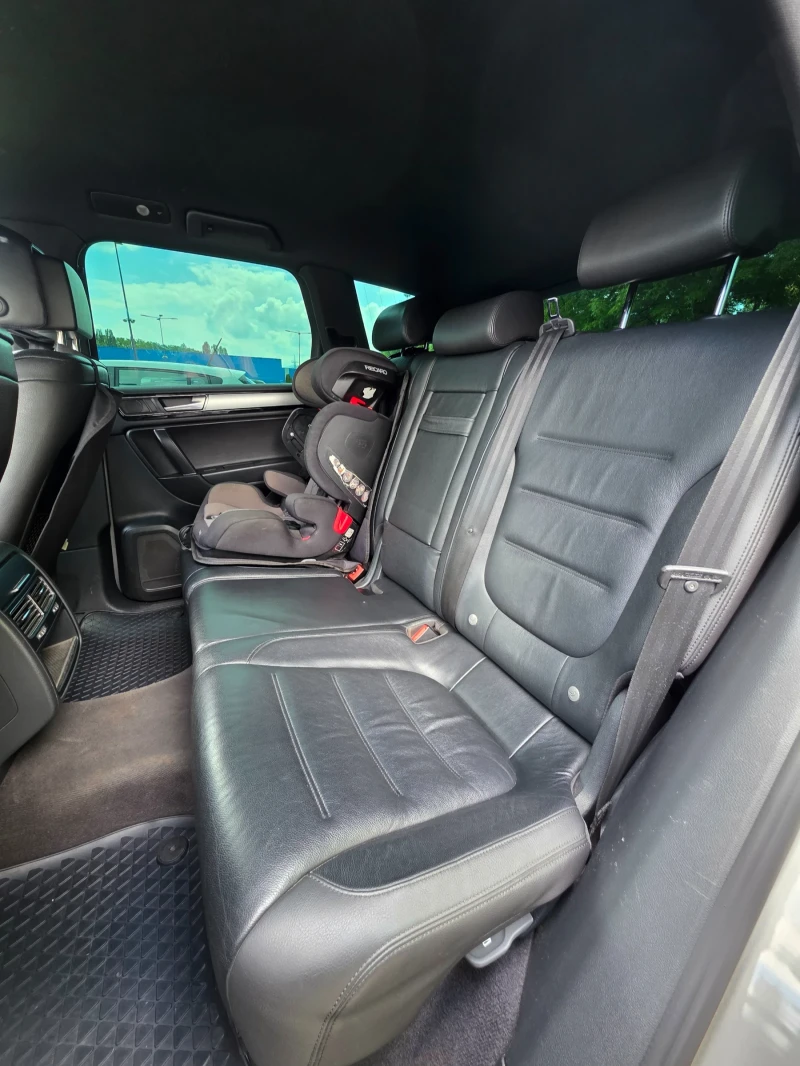 VW Touareg, снимка 9 - Автомобили и джипове - 52591668