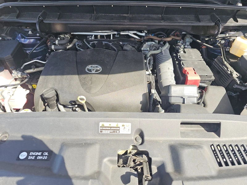 Toyota Highlander LE* , снимка 11 - Автомобили и джипове - 52498283