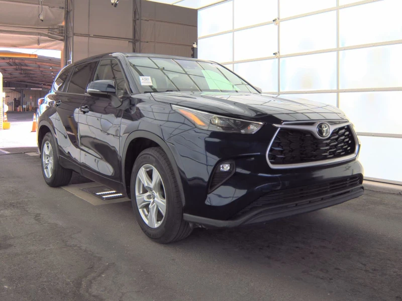 Toyota Highlander LE* 