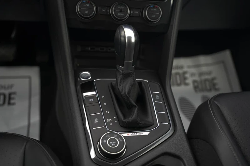 VW Tiguan SE 4Motion * АвтоКредит* (ЦЕНА ДО БГ), снимка 14 - Автомобили и джипове - 52617782