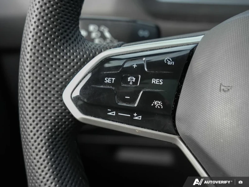 VW Tiguan * Comfortline R Line Black 2.0T 8sp at w/Tip 4M * , снимка 17 - Автомобили и джипове - 52976178