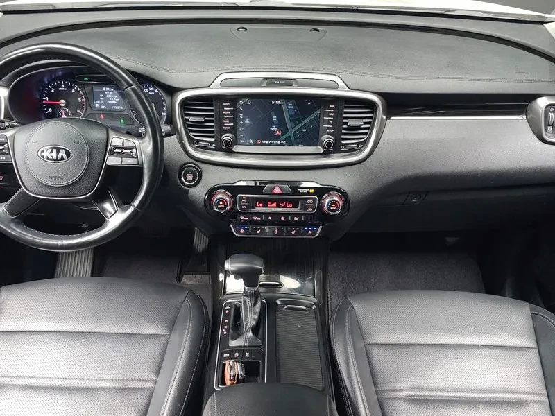 Kia Sorento 2.2 CRDI 4WD - САМО 30% АВАНС, снимка 14 - Автомобили и джипове - 56017230