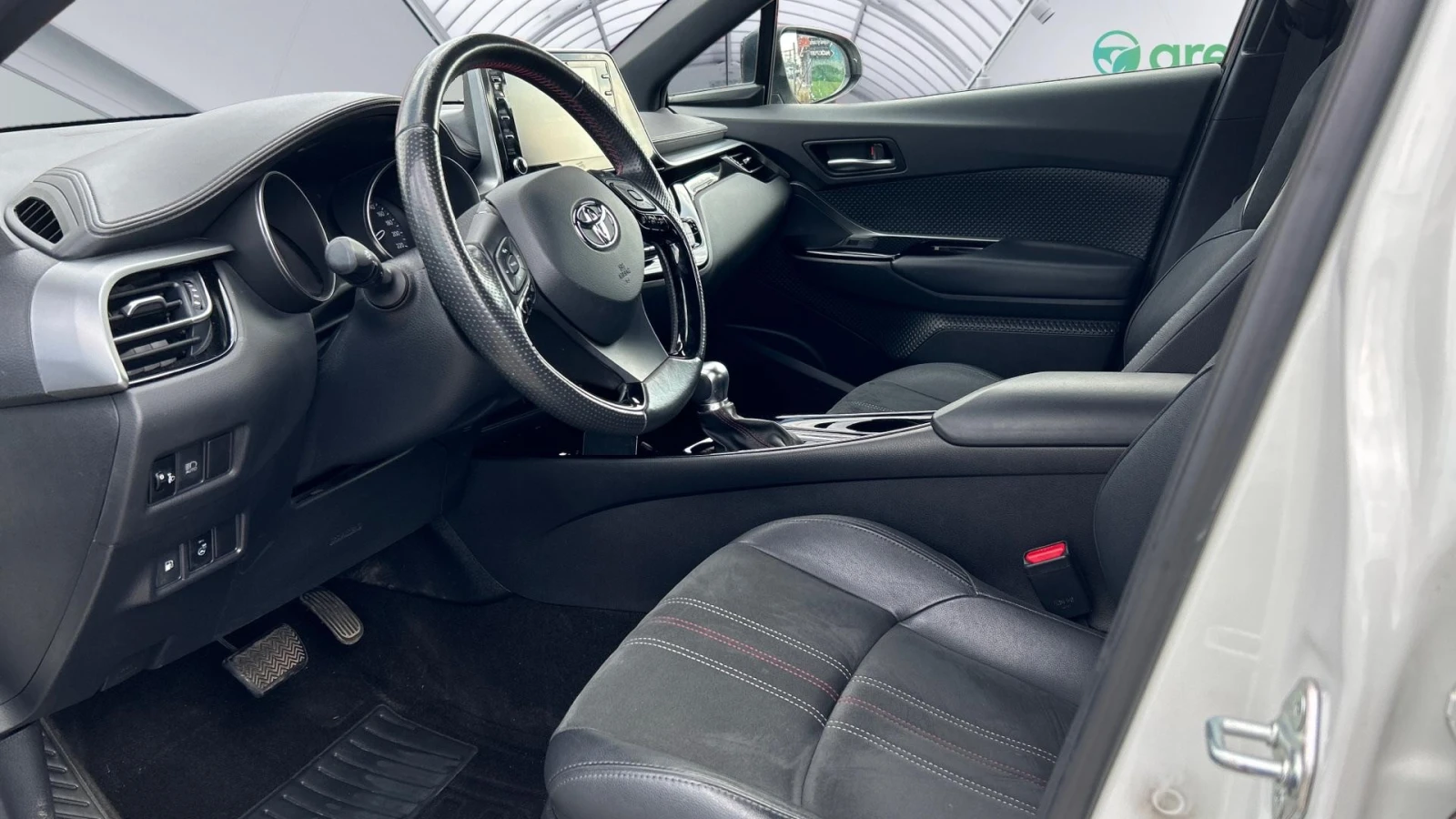 Toyota C-HR 2.0 HSD GR Sport, Месечна вноска от 599 лв. - изображение 9
