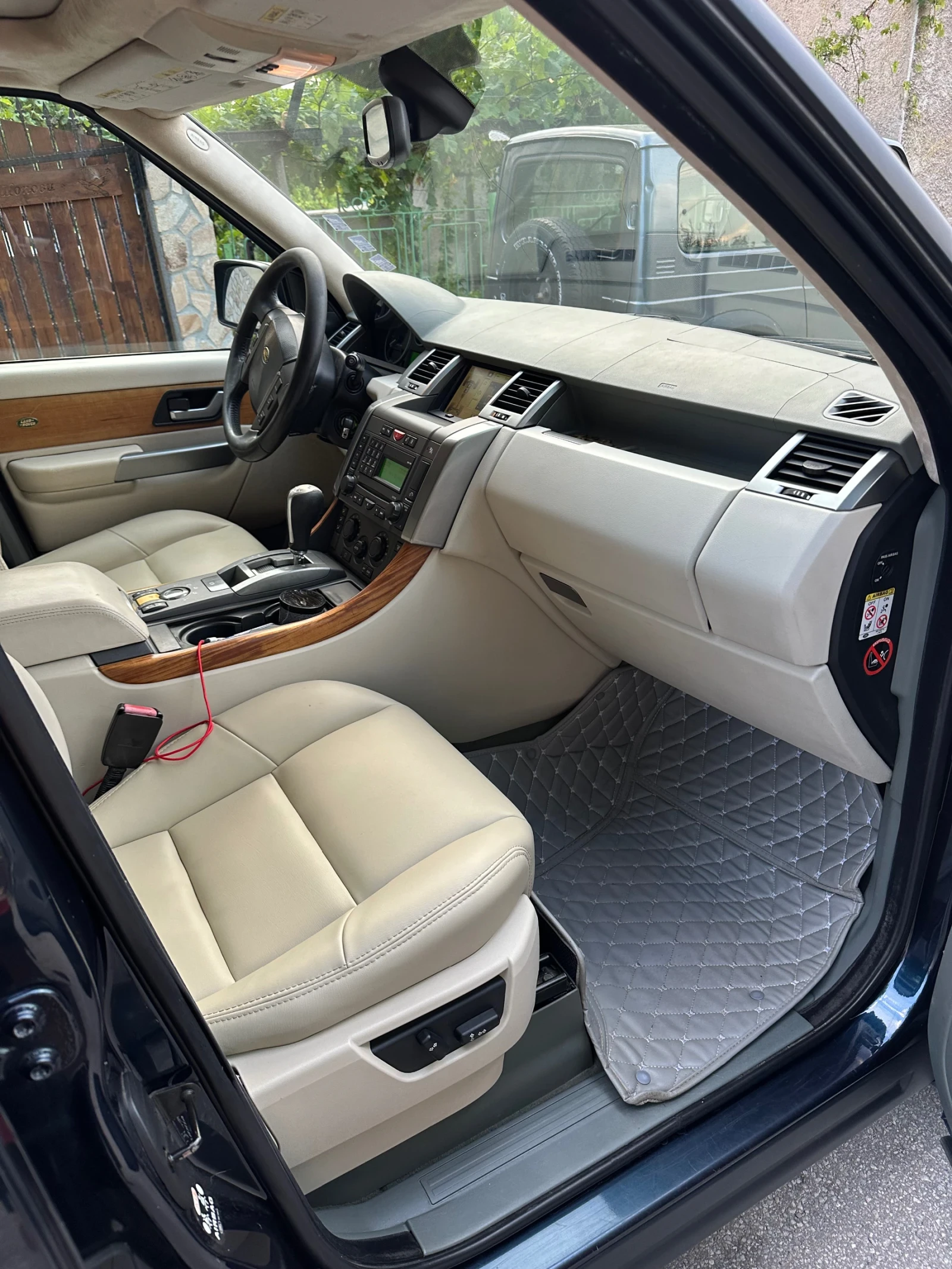 Land Rover Range Rover Sport 2.7 HSE 4x4 - изображение 9