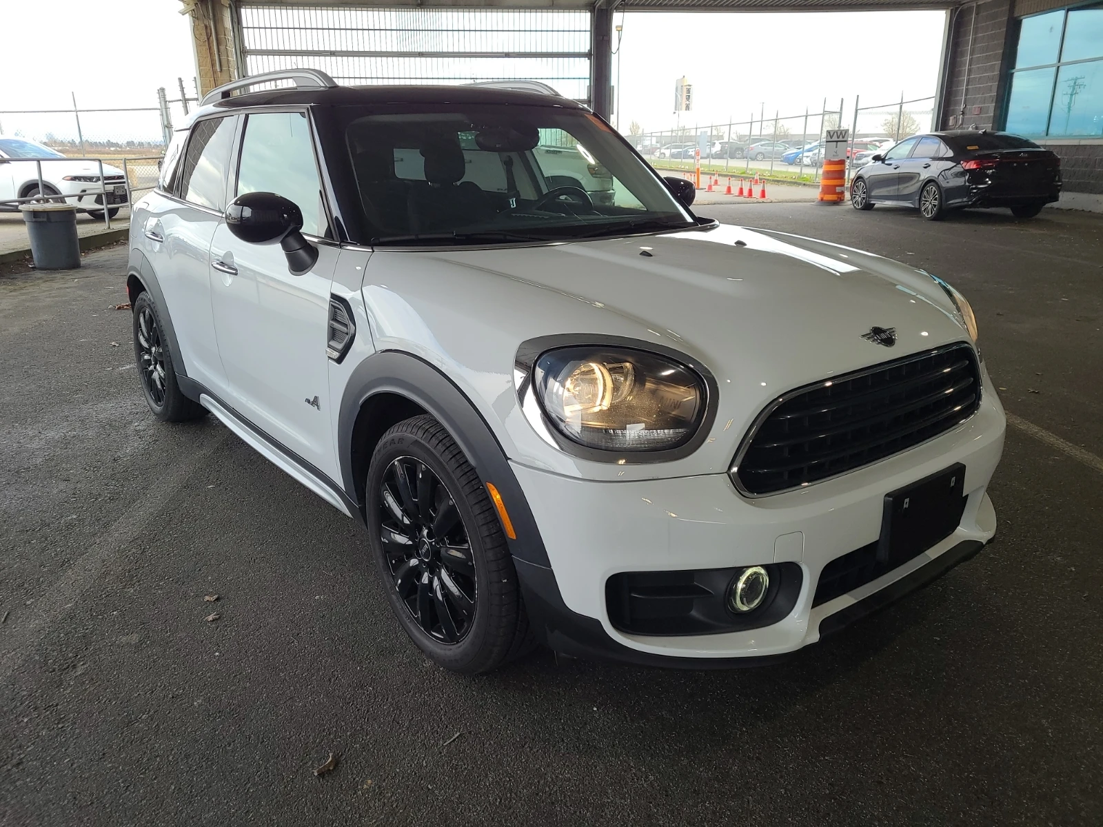 Mini Countryman Cooper ALL4, снимка 2 - Автомобили и джипове - 54493850