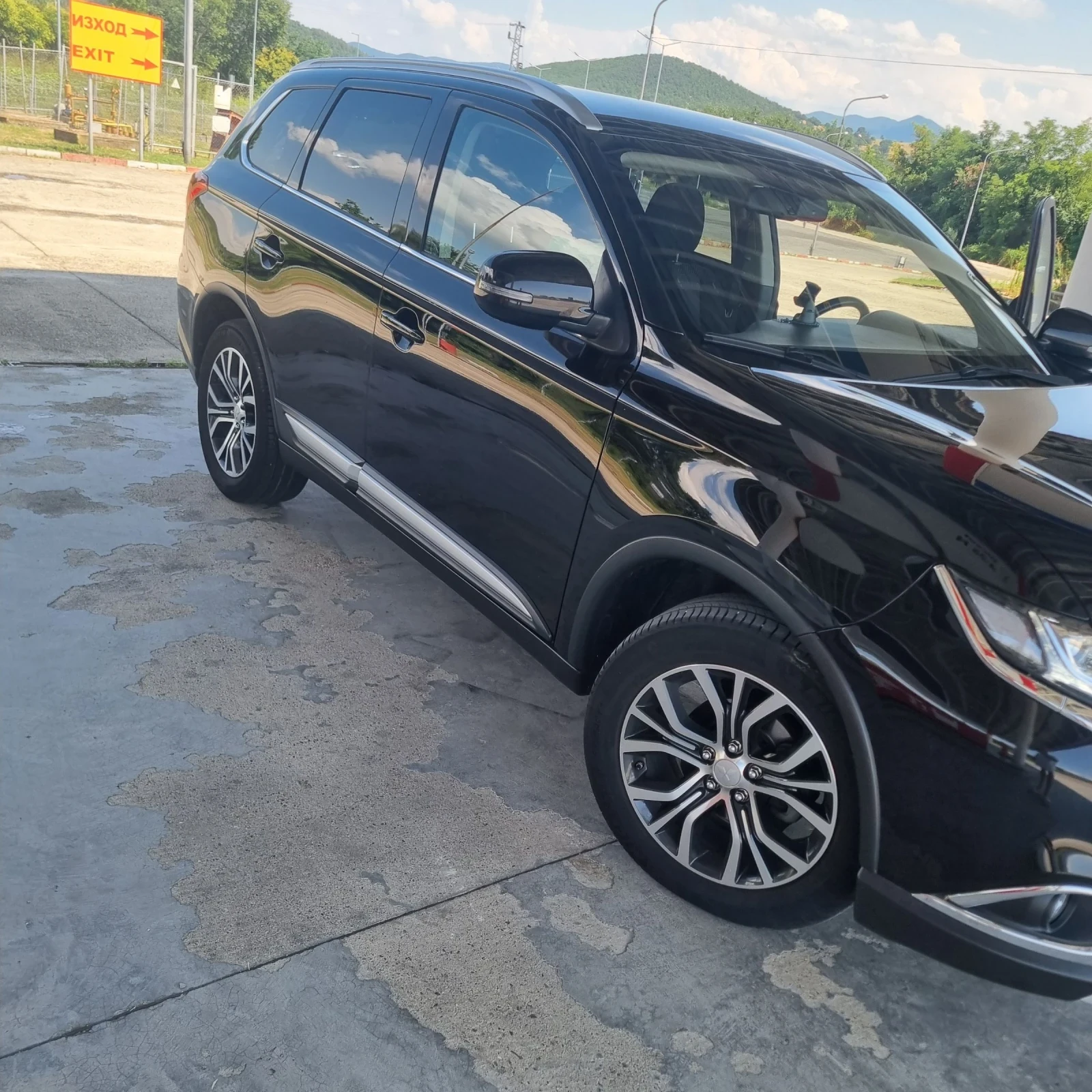 Mitsubishi Outlander, снимка 3 - Автомобили и джипове - 55378197