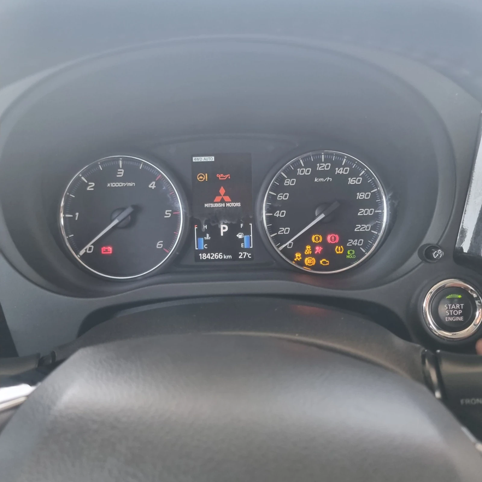 Mitsubishi Outlander, снимка 11 - Автомобили и джипове - 55378197