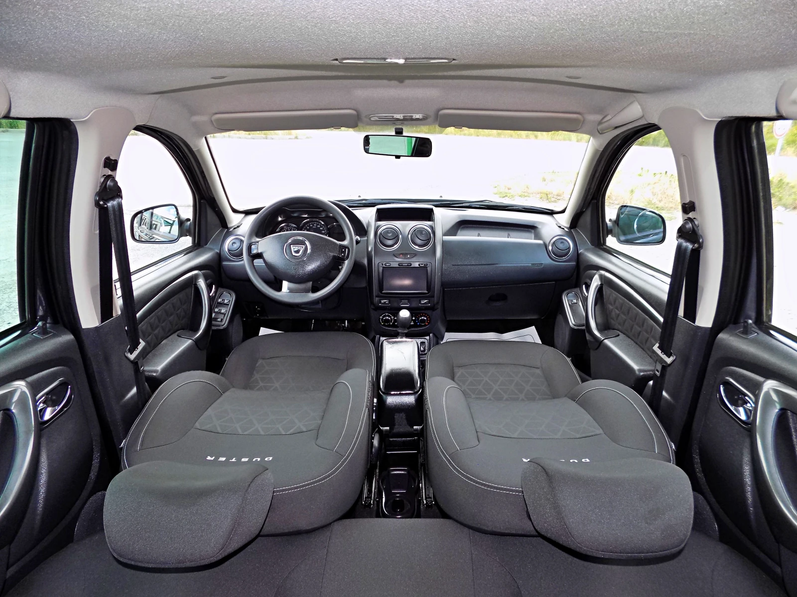 Dacia Duster 1.5dCi/4x4/FACELIFT/138х. км/КАТО НОВА, снимка 7 - Автомобили и джипове - 55436456