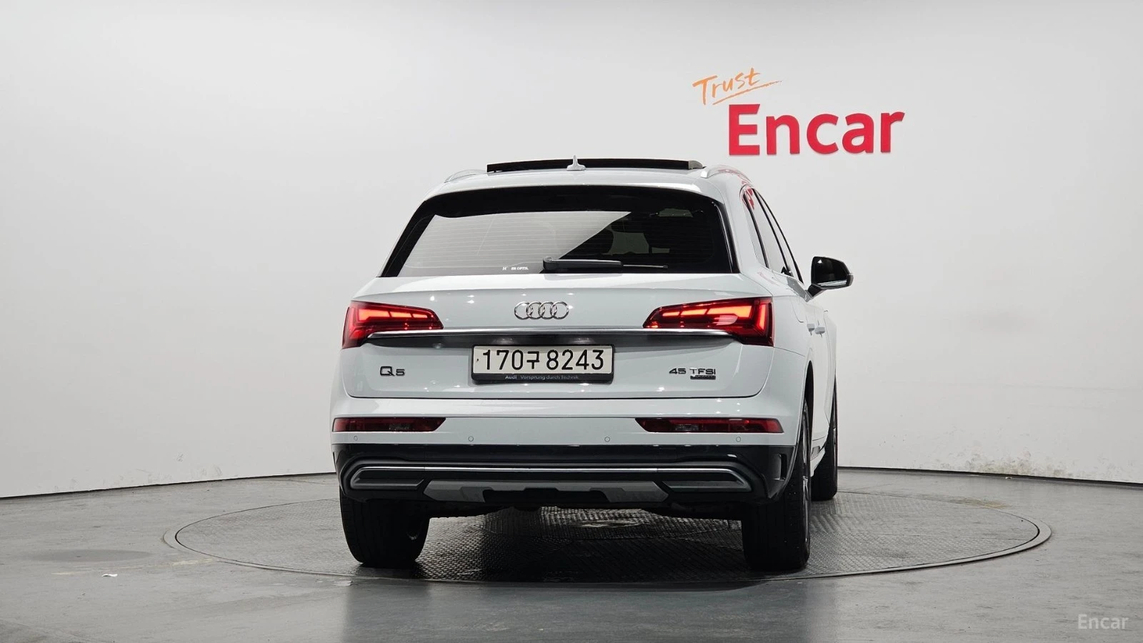 Audi Q5 45 TFSI QUATTRO* КОЖА* ПОДГРЕВ* НАВИ* ПАНО, снимка 4 - Автомобили и джипове - 55481106