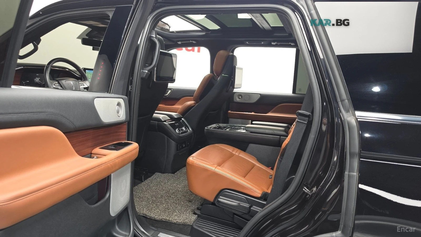 Lincoln Navigator 3.5* МАСАЖ* ПОДГРЕВ* ОБДУХВАНЕ* ПАНО* 360* HUD* , снимка 10 - Автомобили и джипове - 55787999