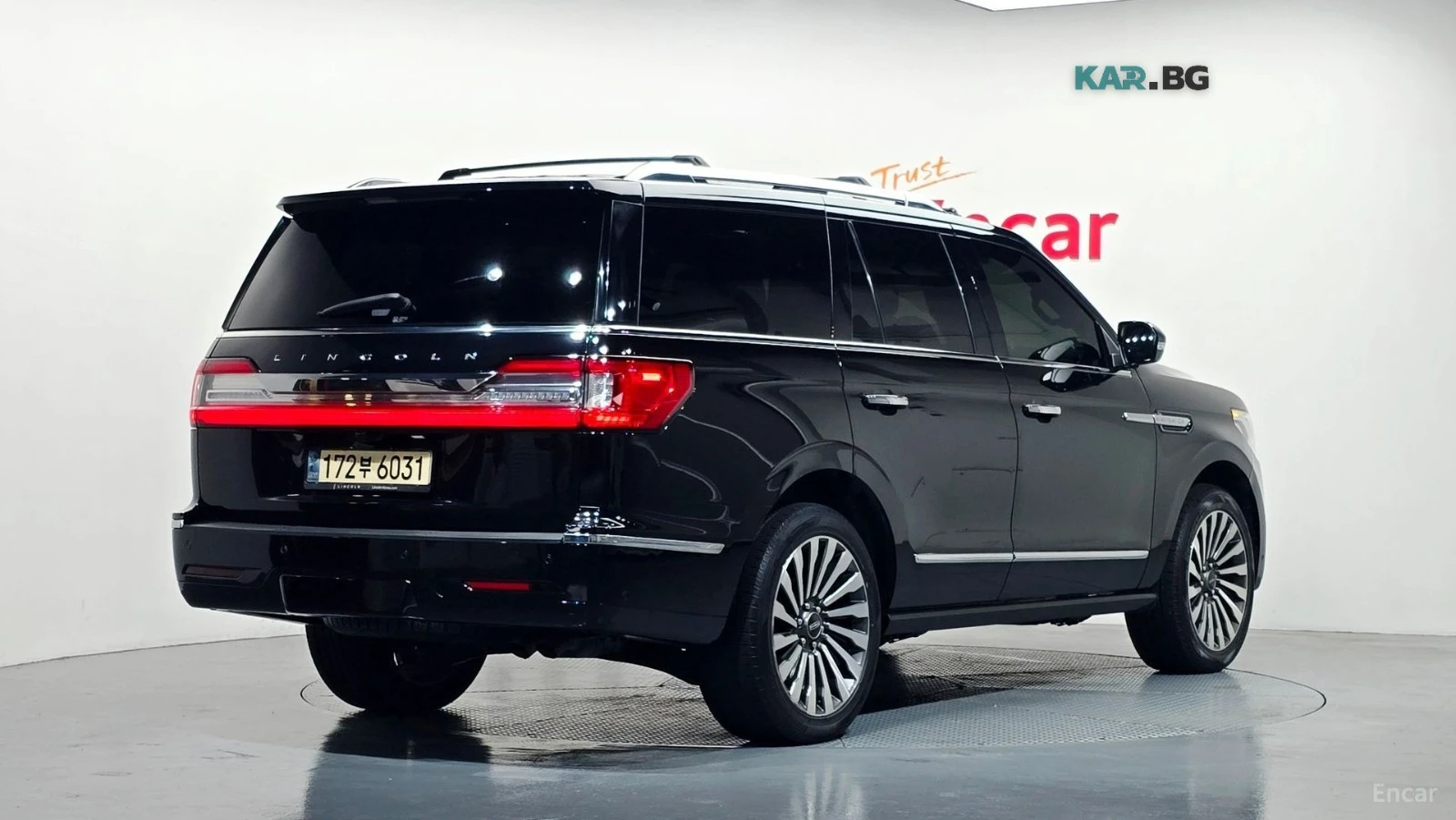 Lincoln Navigator 3.5* МАСАЖ* ПОДГРЕВ* ОБДУХВАНЕ* ПАНО* 360* HUD* , снимка 2 - Автомобили и джипове - 55787999