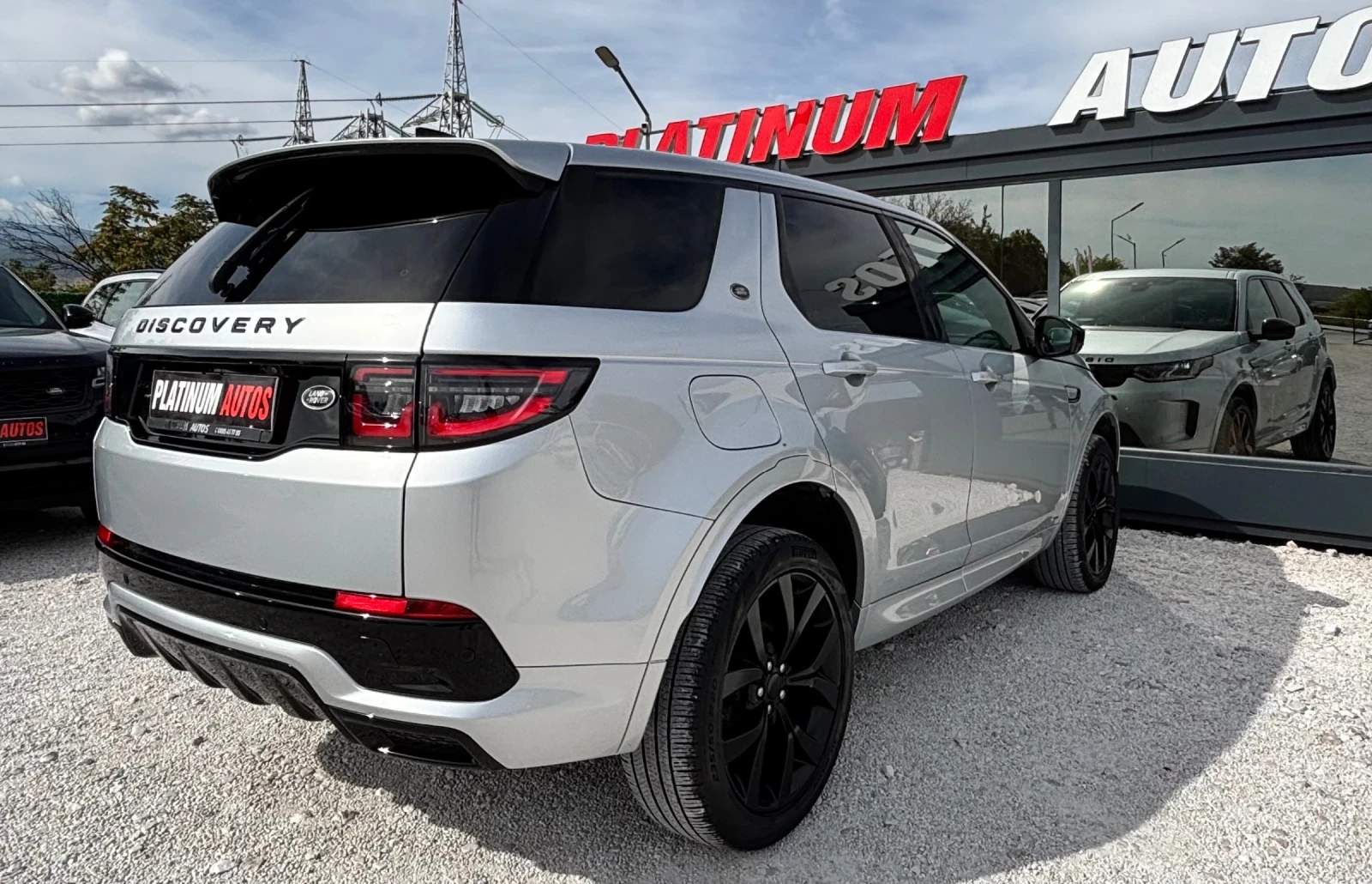 Land Rover Discovery Sport 2.0D/4X4/R-DYNAMIC/NAVI/PANO/LED, снимка 7 - Автомобили и джипове - 56288736