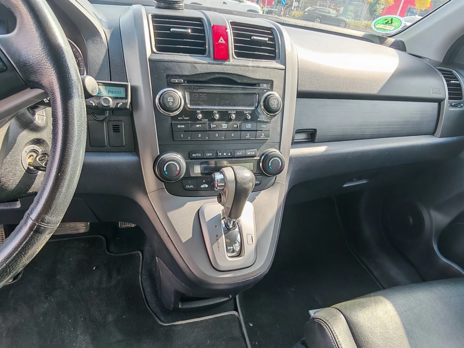 Honda Cr-v 2.0 Газ, снимка 12 - Автомобили и джипове - 56441539