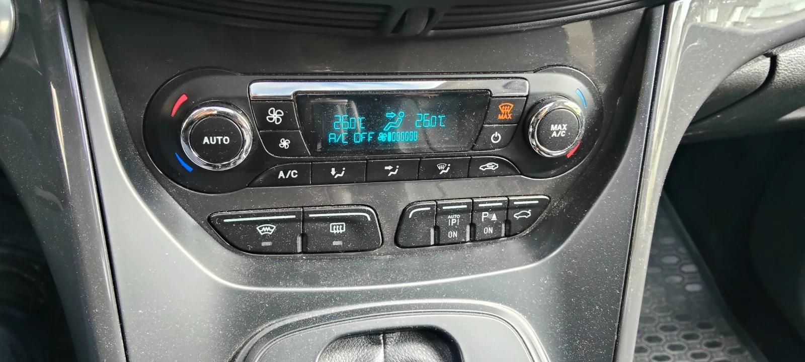 Ford Kuga Уникат, снимка 12 - Автомобили и джипове - 56573663