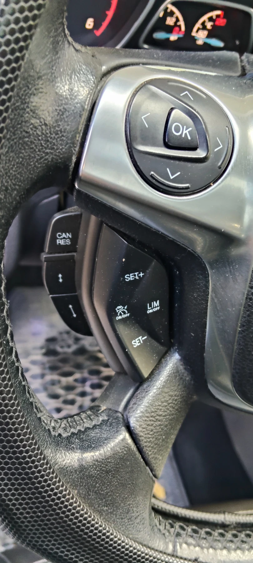 Ford Kuga Уникат, снимка 6 - Автомобили и джипове - 56573663