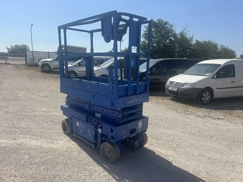 Платформи Друга Genie GS 1930 Electric Scissor Lift, снимка 7 - Индустриална техника - 46604914