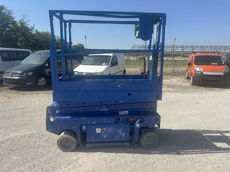 Платформи Друга Genie GS 1930 Electric Scissor Lift, снимка 6 - Индустриална техника - 46604914