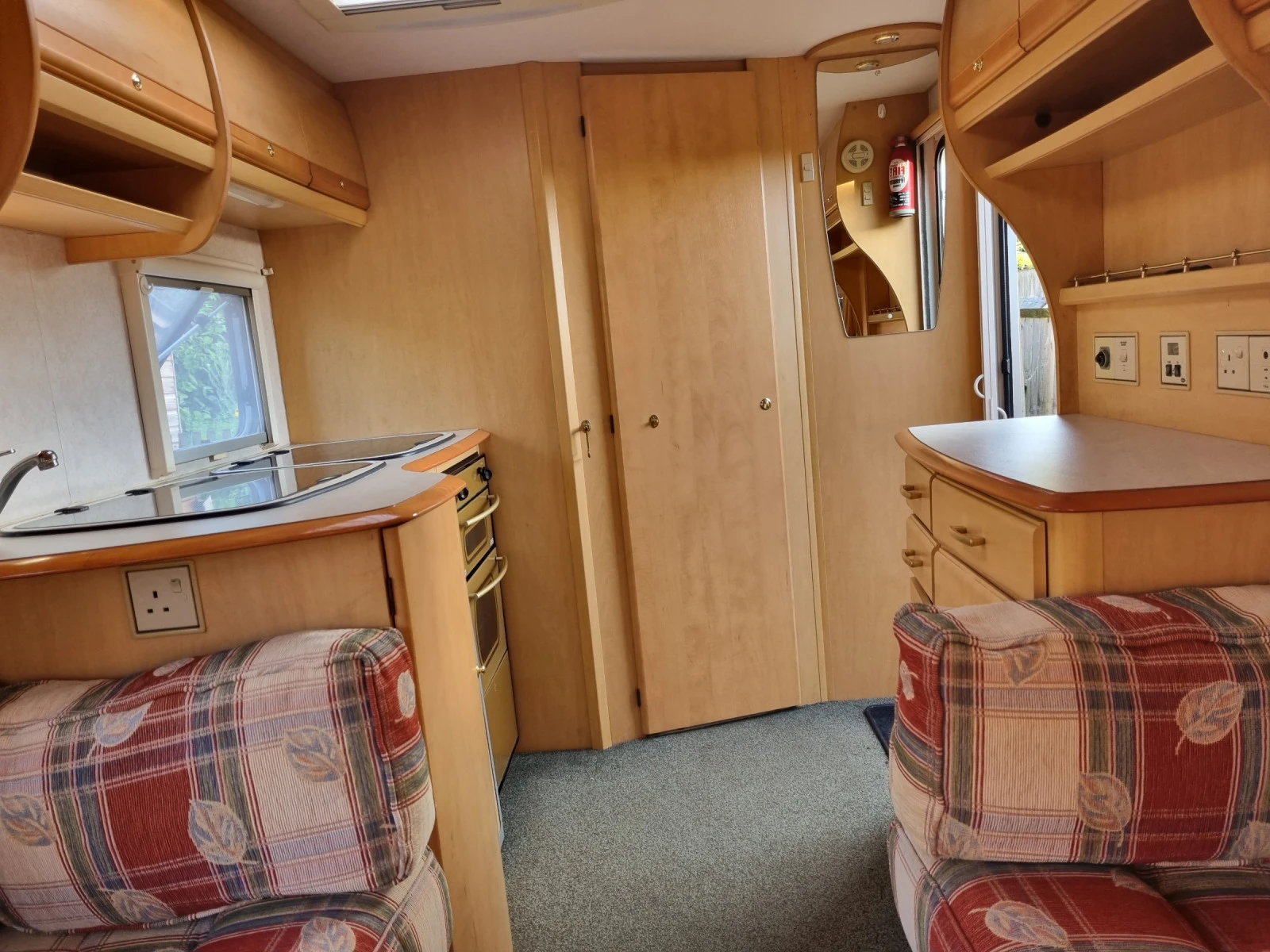  Bailey Pageant Monarch | Mobile.bg   13