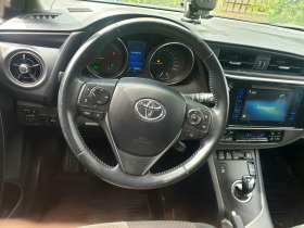 Toyota Auris, снимка 11 - Автомобили и джипове - 45574783