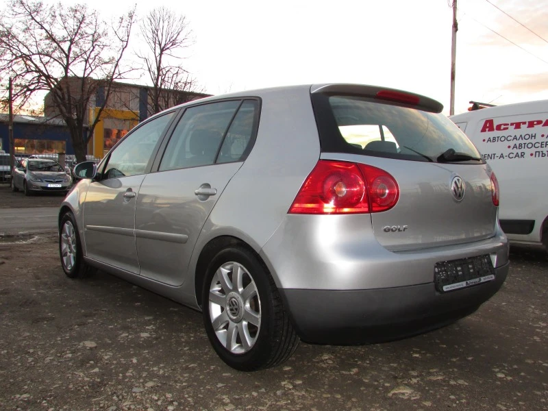 VW Golf 1.6 FSI EURO4, снимка 5 - Автомобили и джипове - 43526074