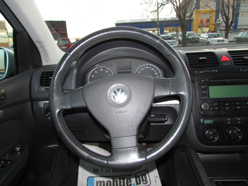 VW Golf 1.6 FSI EURO4, снимка 11 - Автомобили и джипове - 43526074