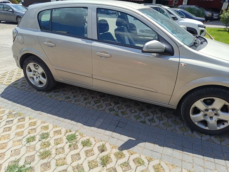 Opel Astra, снимка 3 - Автомобили и джипове - 47340948