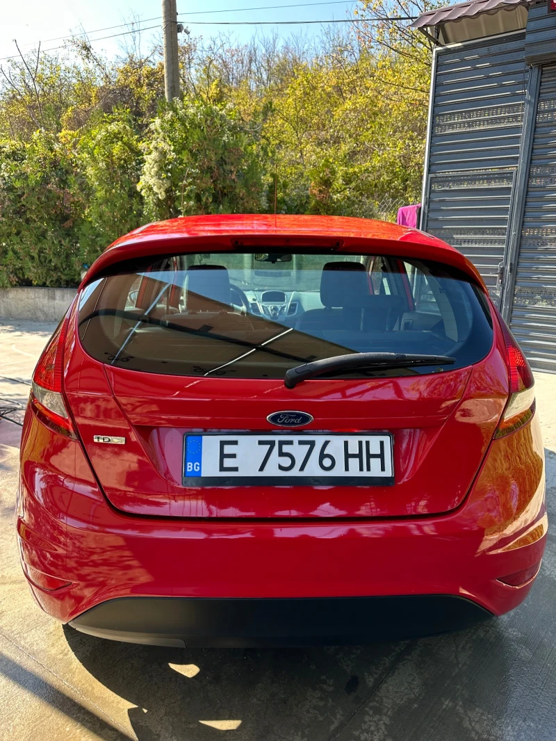 Ford Fiesta Климатик* 4 врати* ПЕРФЕКТНА, снимка 4 - Автомобили и джипове - 47663603