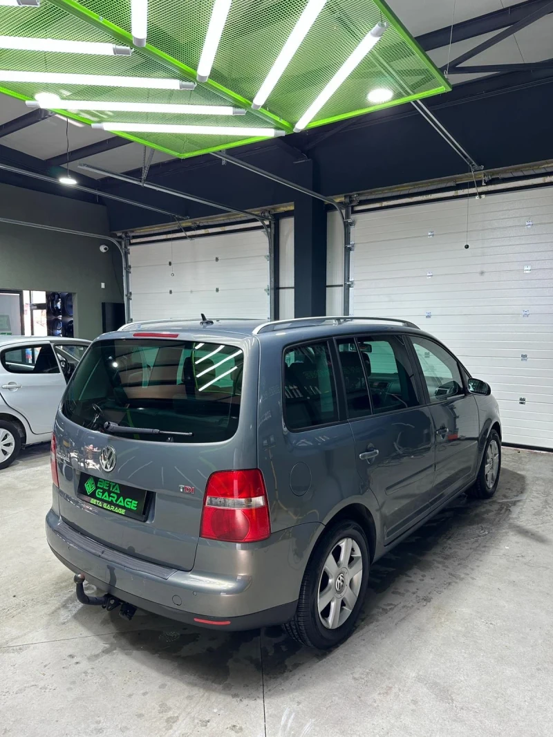 VW Touran, снимка 6 - Автомобили и джипове - 49073406