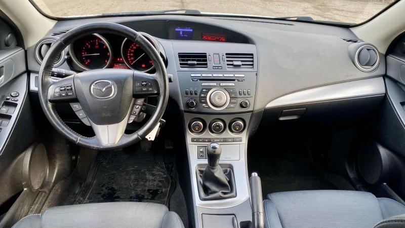 Mazda 3 1, 6, снимка 9 - Автомобили и джипове - 49123578