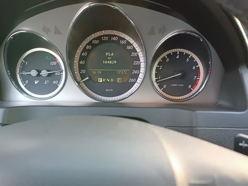 Mercedes-Benz C 180, снимка 12 - Автомобили и джипове - 52584429