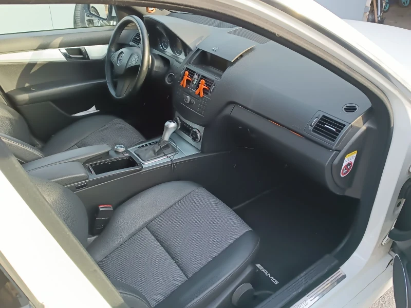 Mercedes-Benz C 180, снимка 10 - Автомобили и джипове - 52584429