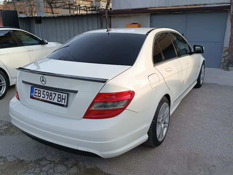 Mercedes-Benz C 180, снимка 3 - Автомобили и джипове - 52584429
