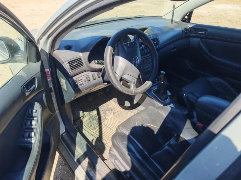 Toyota Avensis 2.0 D4D, снимка 5 - Автомобили и джипове - 51518136