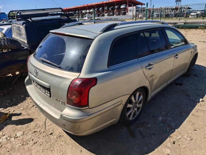 Toyota Avensis 2.0 D4D, снимка 4 - Автомобили и джипове - 51518136