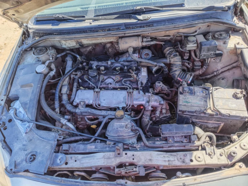 Toyota Avensis 2.0 D4D, снимка 6 - Автомобили и джипове - 51518136