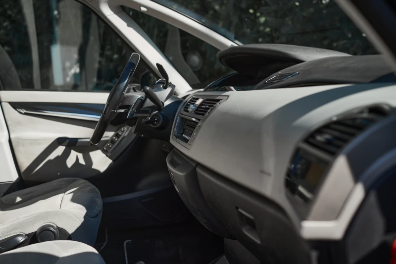 Citroen Grand C4 Picasso, снимка 9 - Автомобили и джипове - 51572040