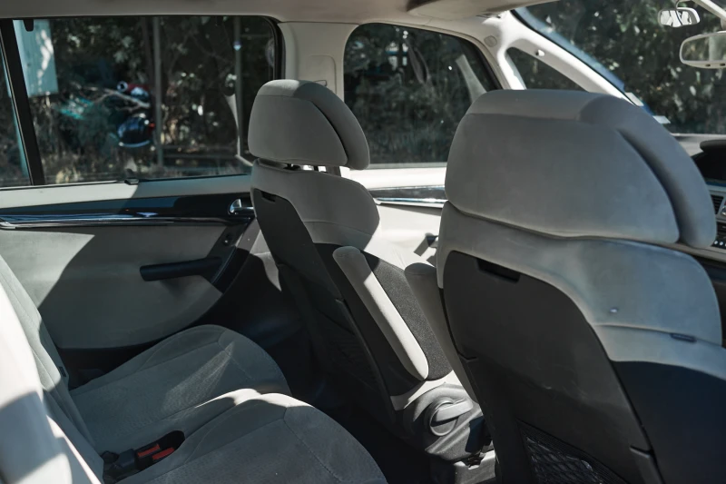 Citroen Grand C4 Picasso, снимка 15 - Автомобили и джипове - 51572040