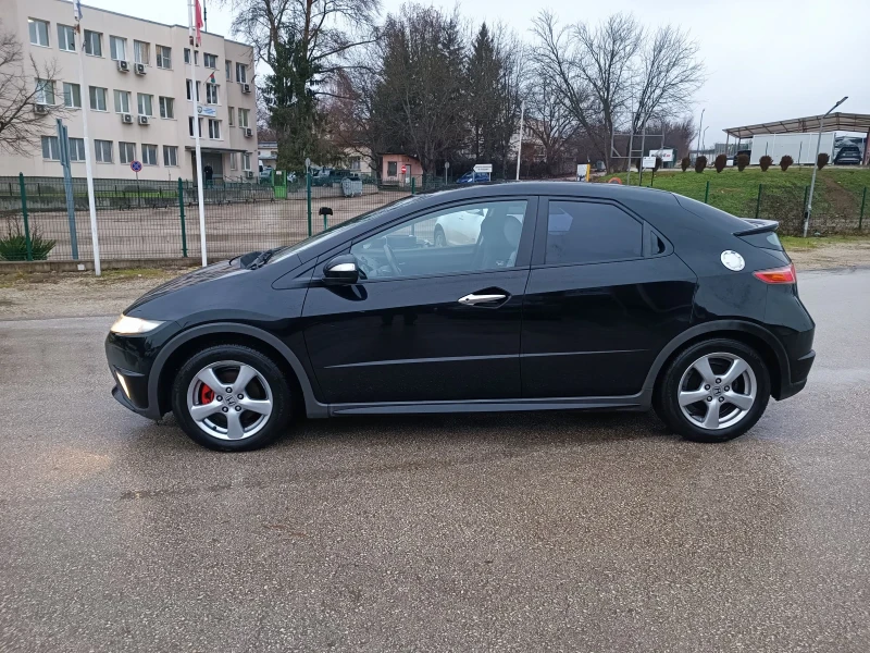 Honda Civic 1.8i-140кс-ШВЕЙЦАРИЯ-РЪЧКА-6ск, снимка 6 - Автомобили и джипове - 53022886