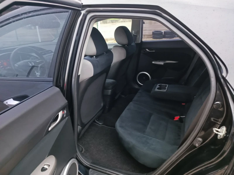 Honda Civic 1.8i-140кс-ШВЕЙЦАРИЯ-РЪЧКА-6ск, снимка 10 - Автомобили и джипове - 53022886