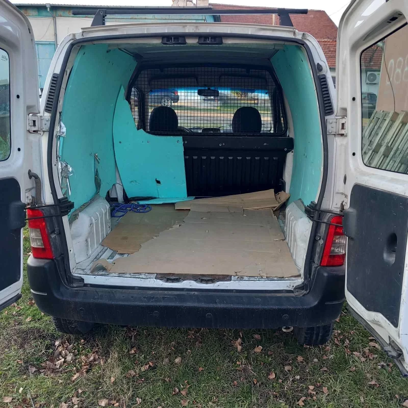 Peugeot Partner 1.9 клима, снимка 4 - Автомобили и джипове - 53246945