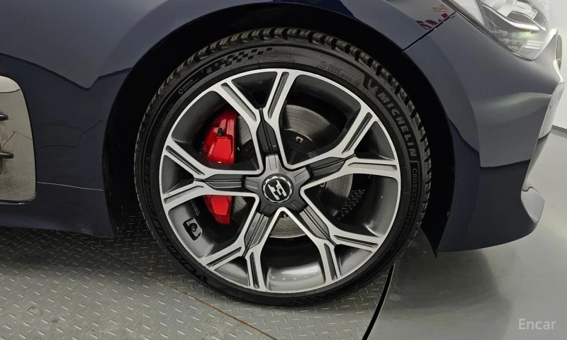Kia Stinger 3.3* TURBO* GT* AWD* ОБДУХВАНЕ* ХЕДЪП* ДИСТРОНИК* , снимка 15 - Автомобили и джипове - 55370247