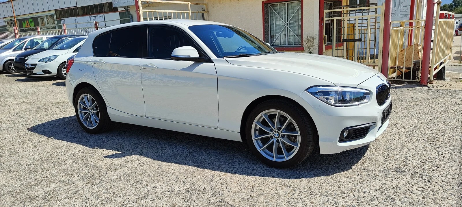 BMW 114 1.6D-70kw-17г - изображение 9