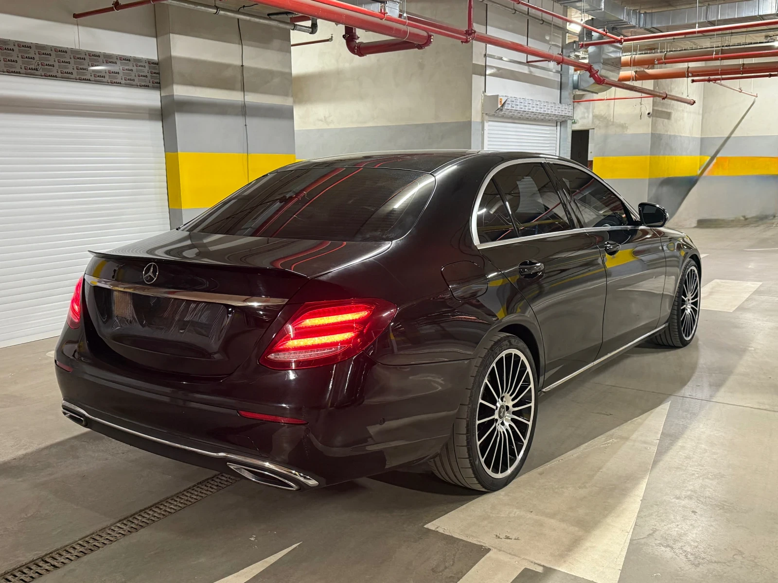 Mercedes-Benz E 220 195к.с PANORAMA/360 Camera/Digital/9G - изображение 4