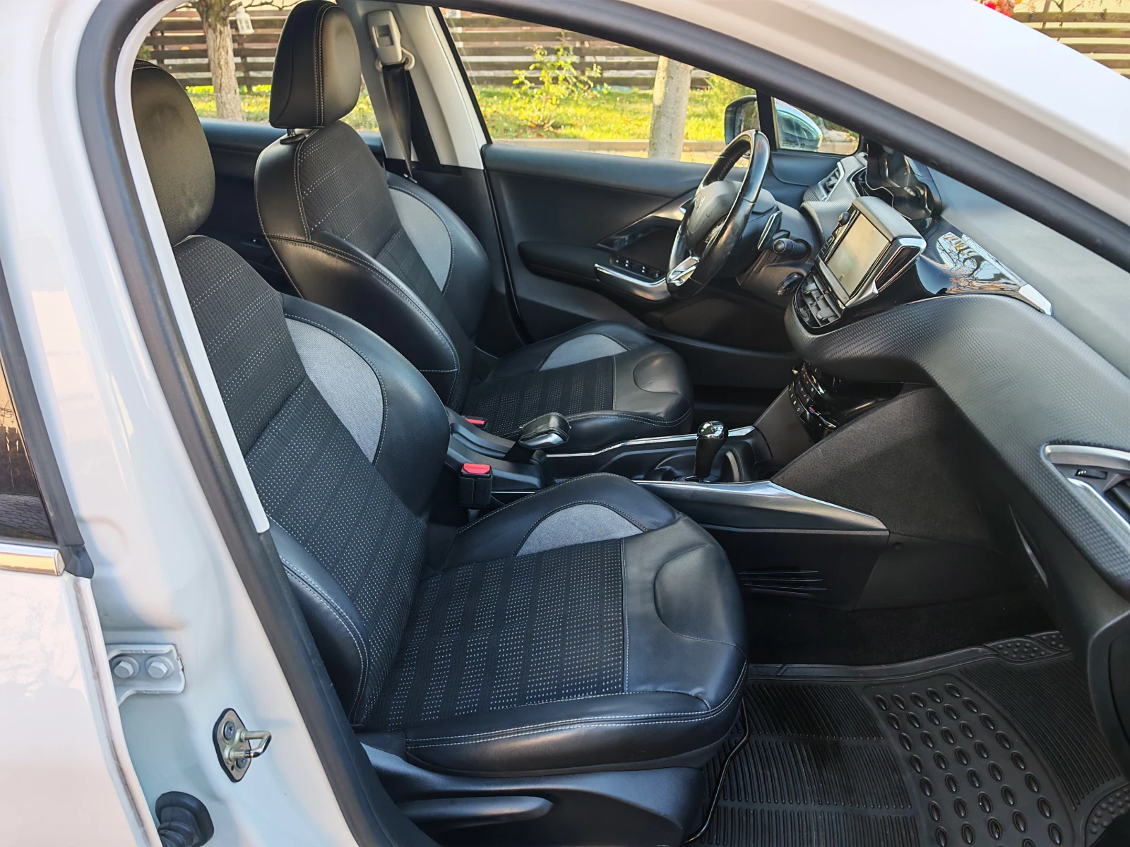 Peugeot 2008 Peugeot 2008 1.6е-HDI ALLURE-навигация, кожа - изображение 9