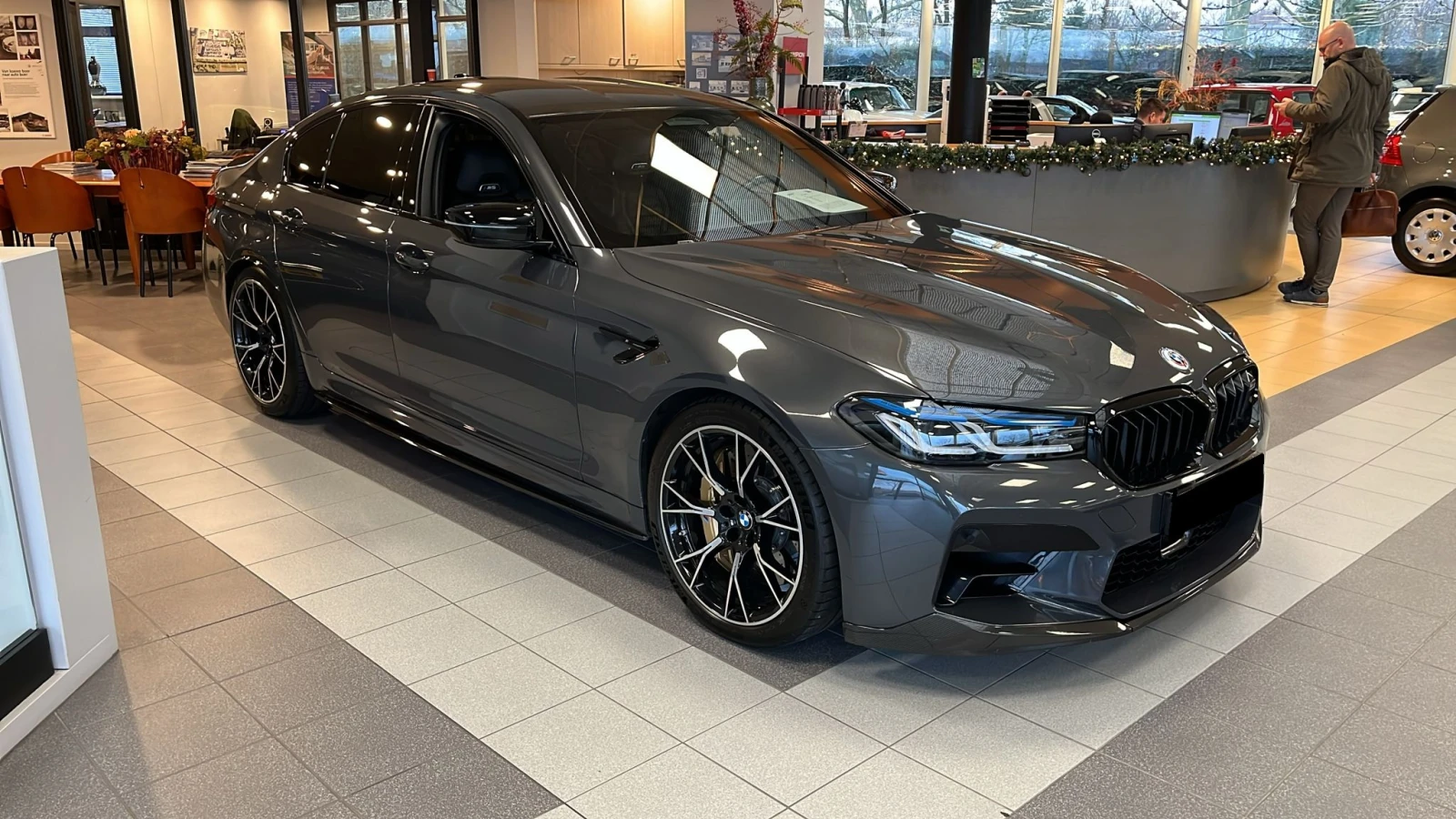 BMW M5 Competition LCI - изображение 3