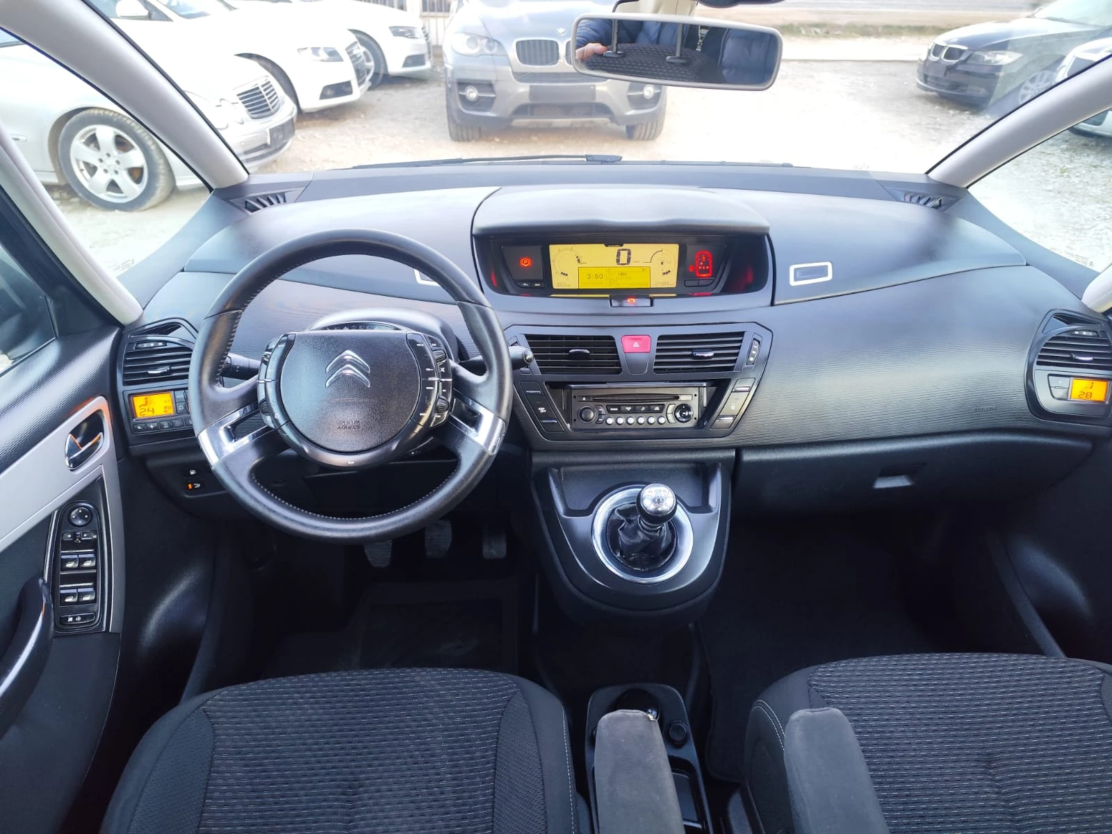 Citroen C4 Picasso 1.6 дизел  - изображение 10